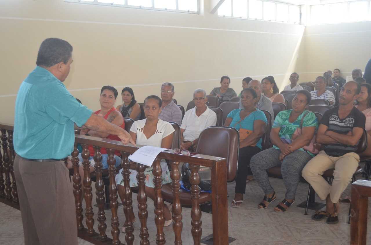 Secretaria de Agricultura se reúne com feirantes para acerto de contrato do Centro de Abastecimento